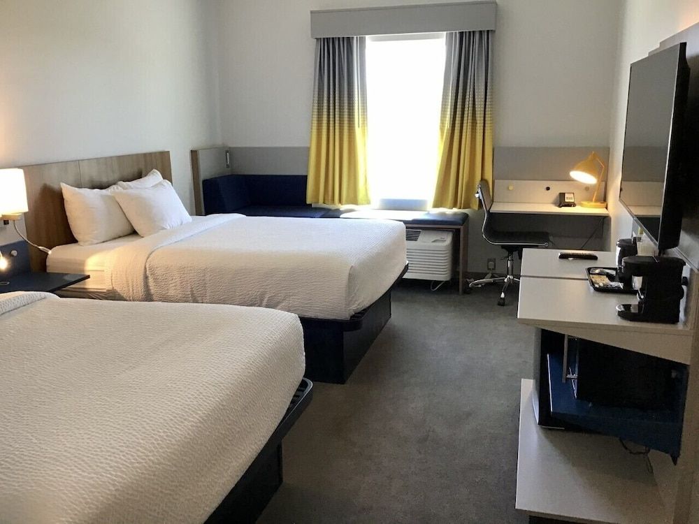 Holiday Inn Express & Suites George Quincy South by IHG 3