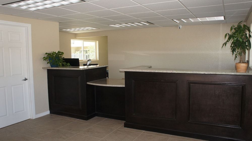 Apple Valley Hotel & Lodge 3