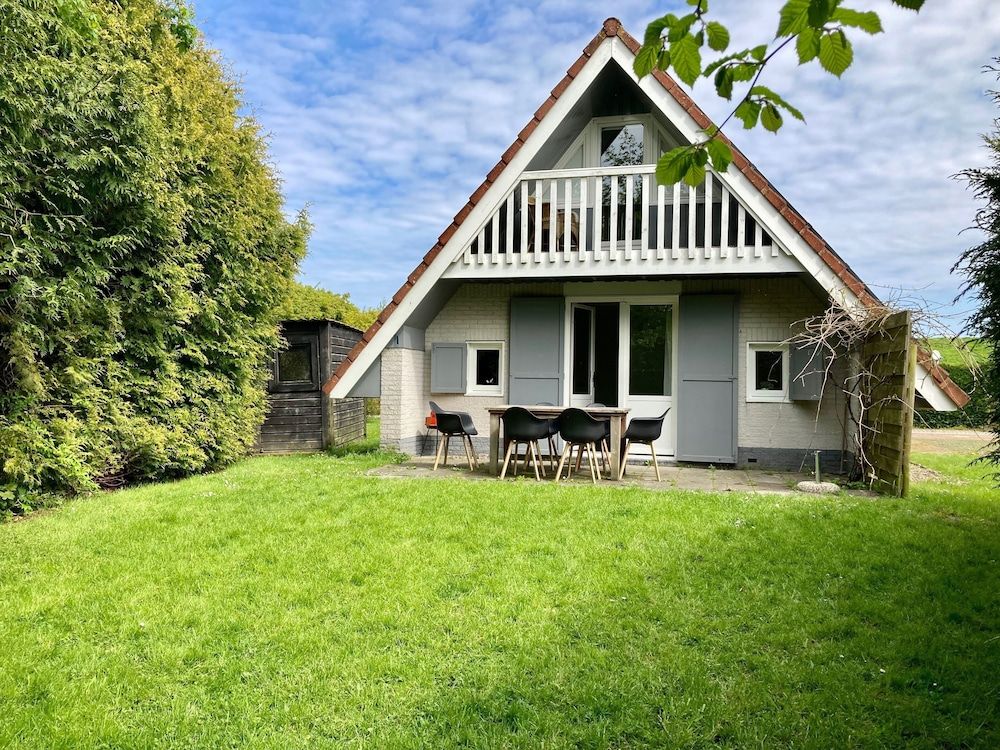 House Olivia 6p With Private Garden and Close to Lake Lauwersmeer -1 estrellas en Anjum
