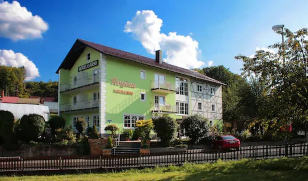 Hotel Garni Regina -1 estrellas en Gößweinstein