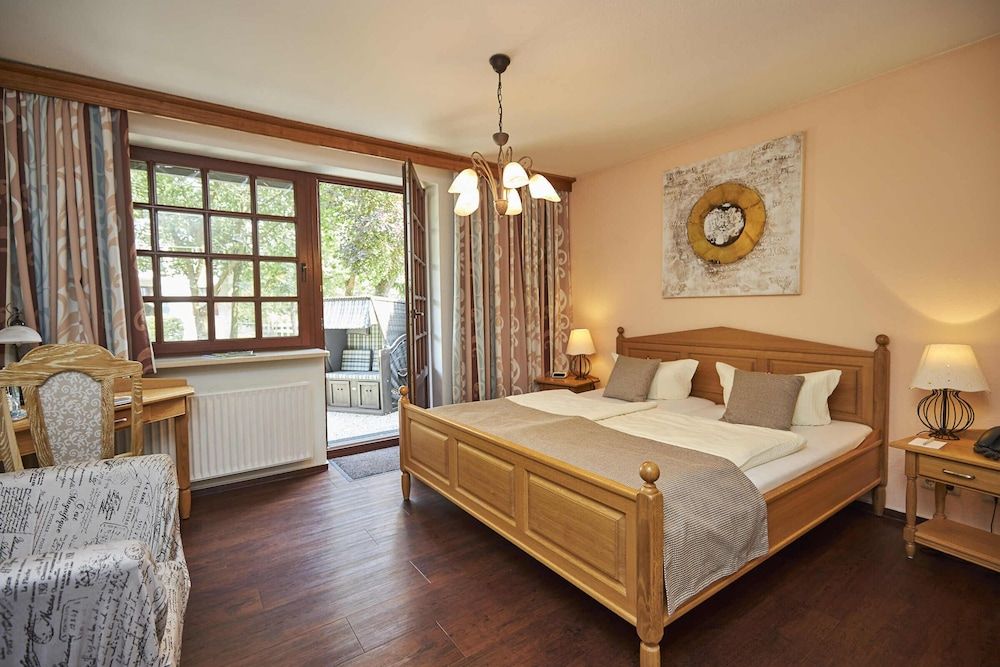 Flair Hotel Neeth 3
