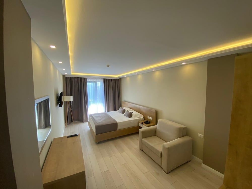 Amber Hotel Albania 3
