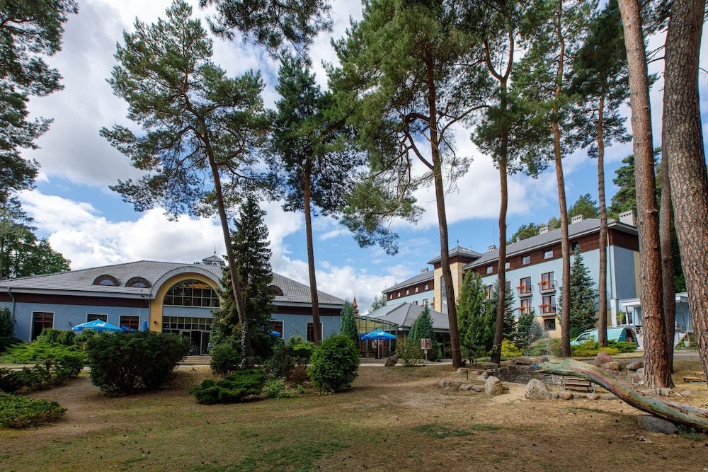 4 Pory Roku Resort Sauna & Spa -1 estrellas en Bąkowo