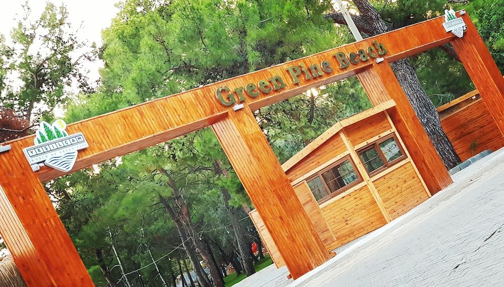 Green Pine Beach & Bungalows 2