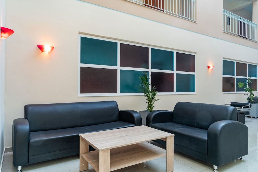 Atrium Hotel 2