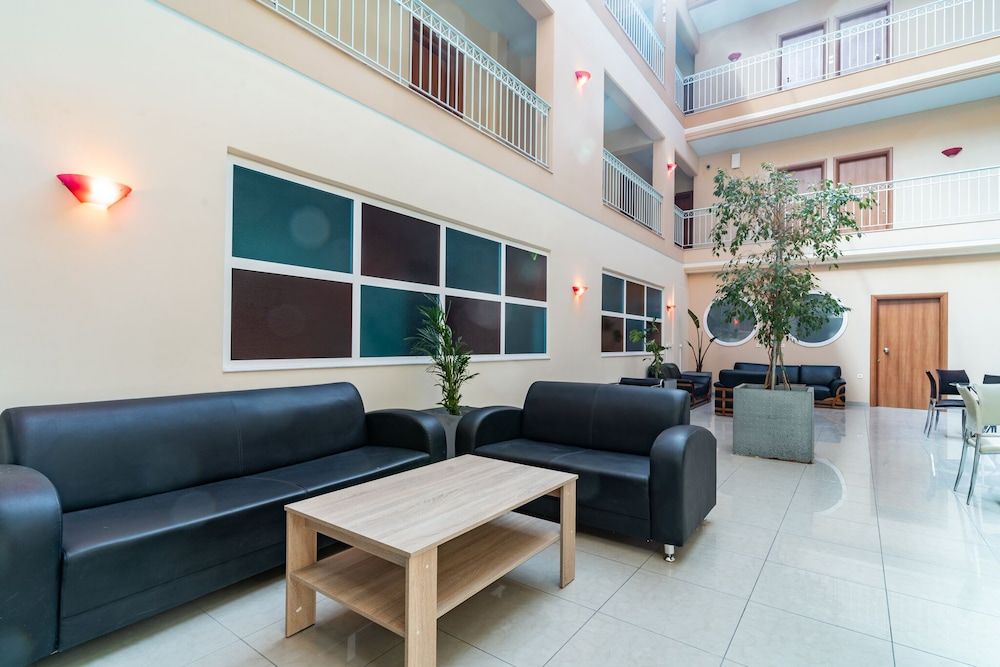 Atrium Hotel 3