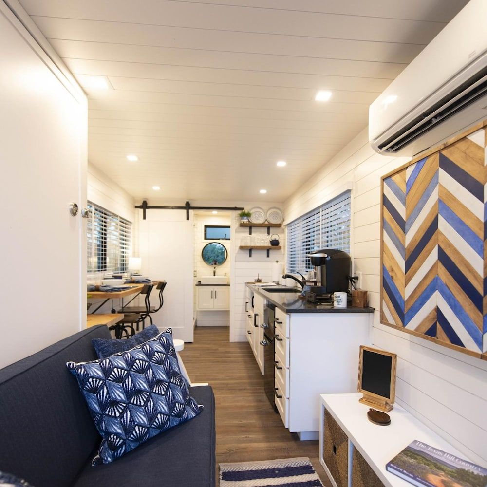 The Bluebonnet- Container Home Country Setting Near Waco Attractions 3