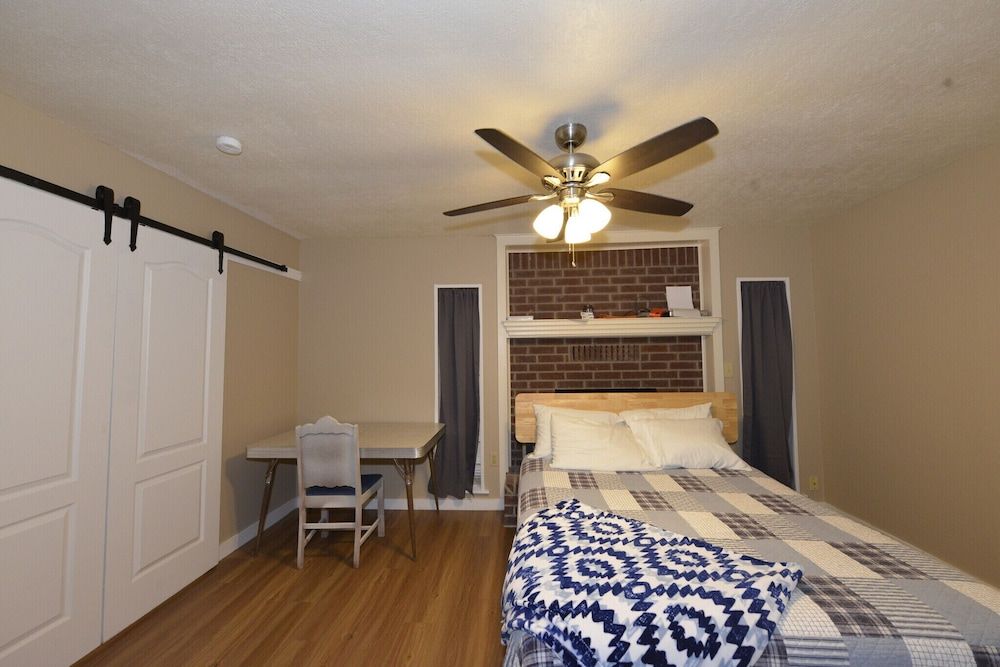 Shiner Country Inn 3