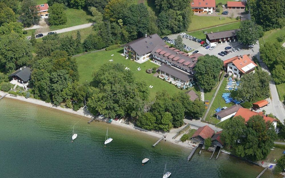 Landhotel Huber Am See -1 étoiles à Münsing