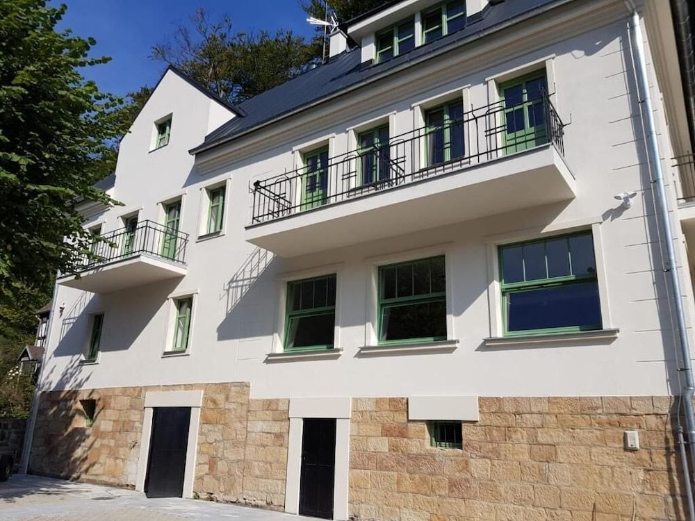 Pension Jitřenka Hřensko - Breakfast Included & Free Parking -1 estrellas en Hřensko