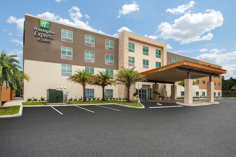 Holiday Inn Express & Suites Deland South by IHG 2 estrellas en DeLand