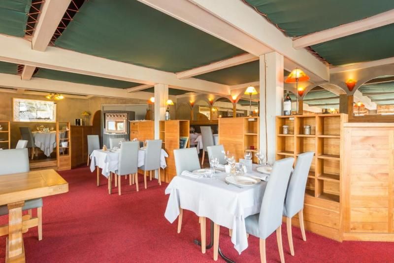 Logis Hotel de la Tour 3 estrelas em Dunières