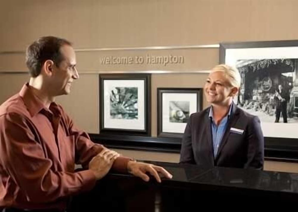 Hampton Inn & Suites Albany At Albany Mall 2