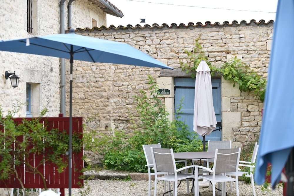 Domaine Les Granges -1 estrellas en Saint-Jean-dʼAngély