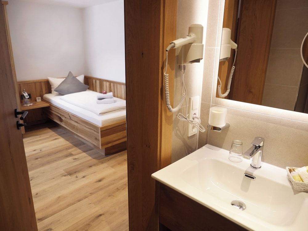 DEVA Hotel Alpenglück 3