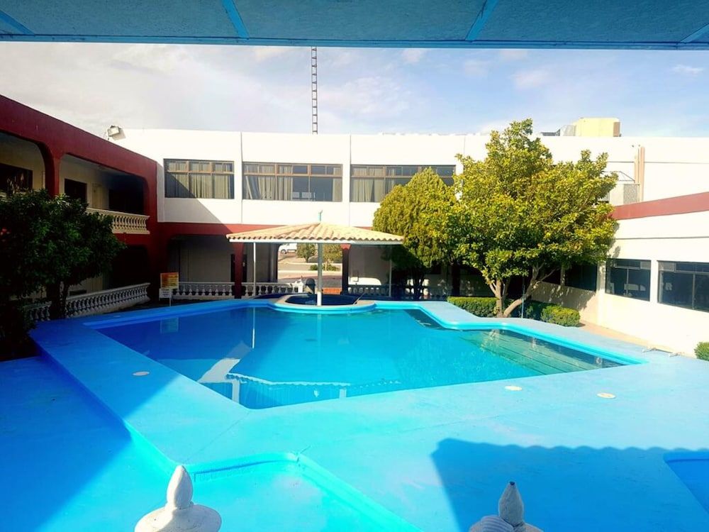 Kavia Meoqui Hotel & Suites 4 estrellas en Meoqui