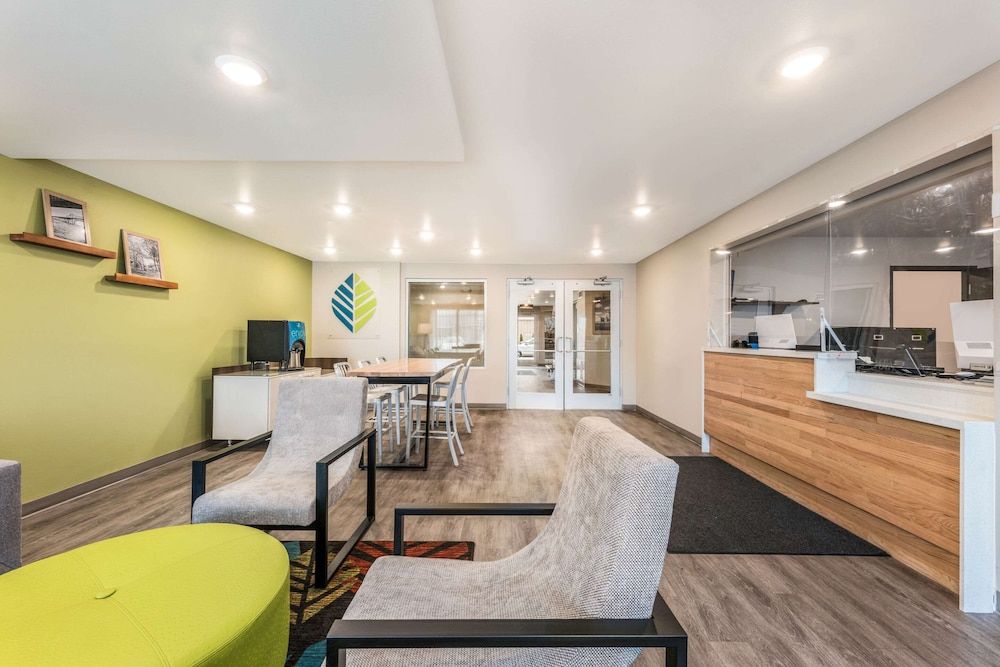 WoodSpring Suites Linden 3