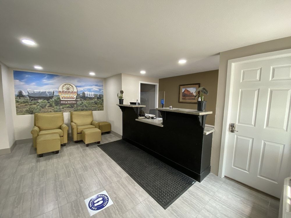 Oregon Trail Inn and Suites 2