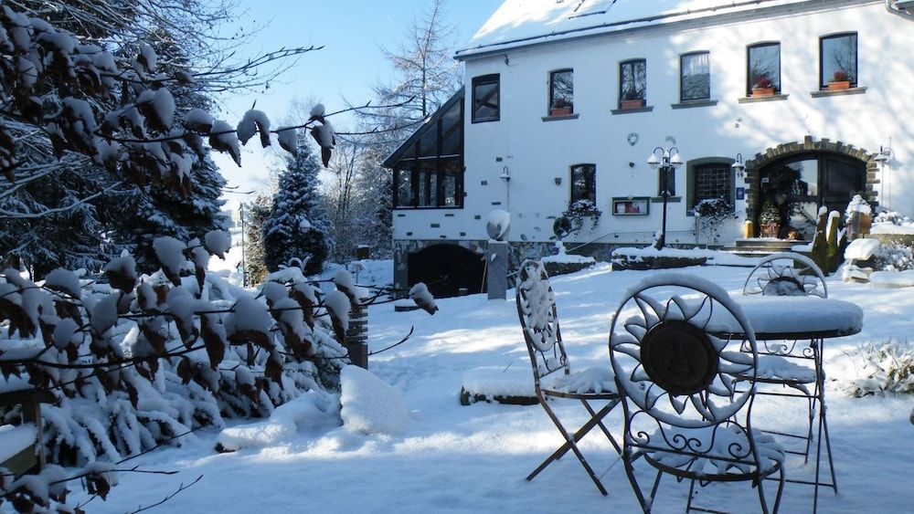 Landhotel Restaurant Wellness Feldmaus -1 estrellas en Olzheim