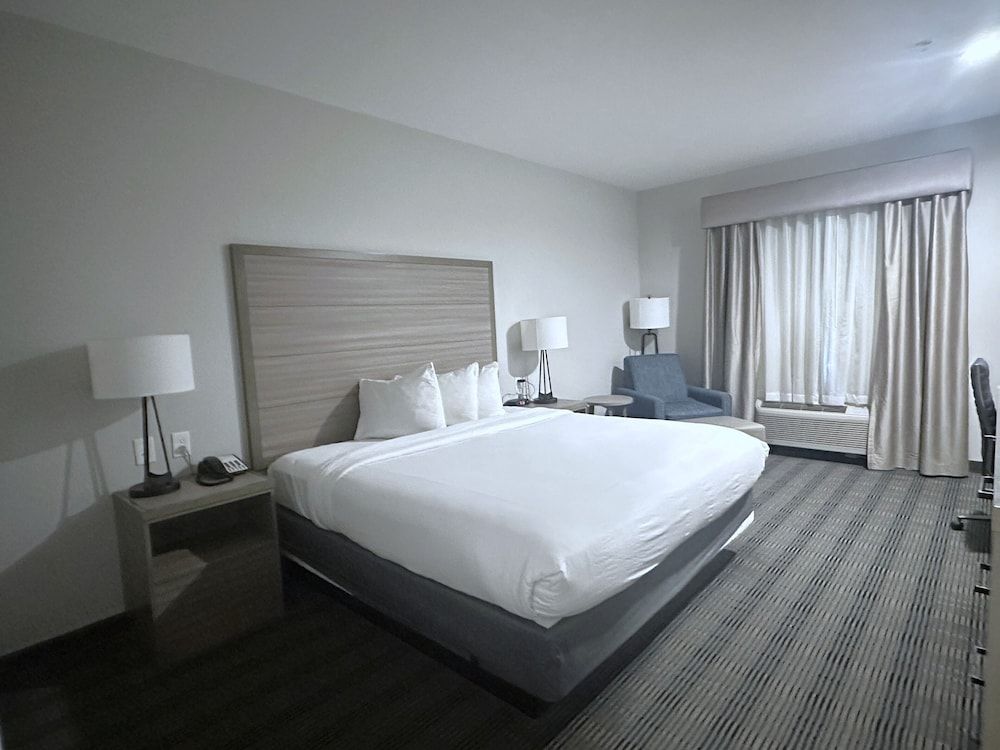 Merica Inn & Suites 3