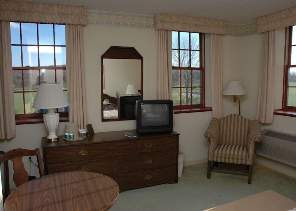 Guest Quarters at The Bridges Golf Club 3