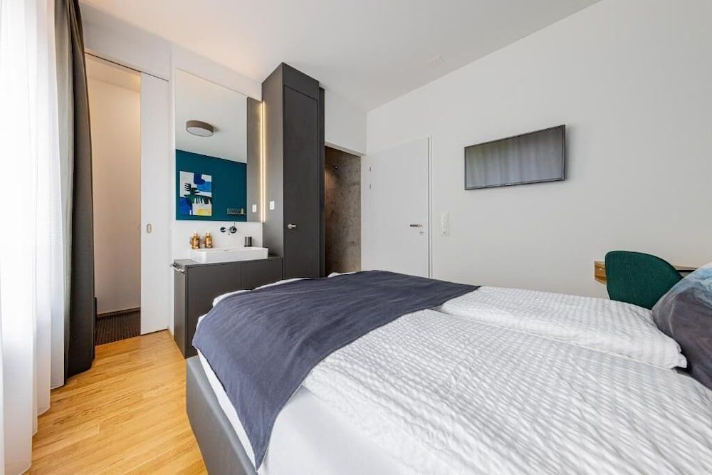 Ambrosia Guesthouse 3