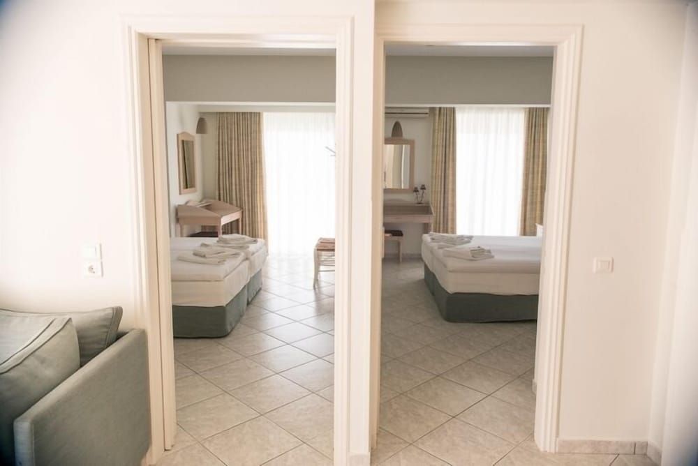 Maria Plomari Apartments 3