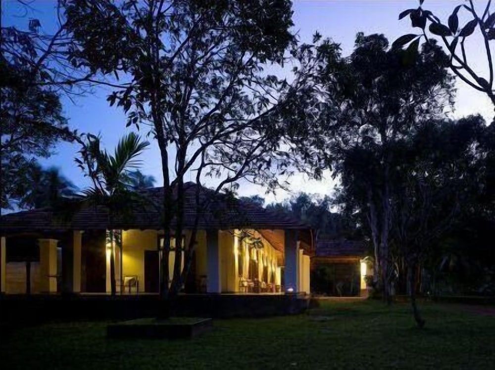 Comilla Bungalow 4 estrellas en Gampaha