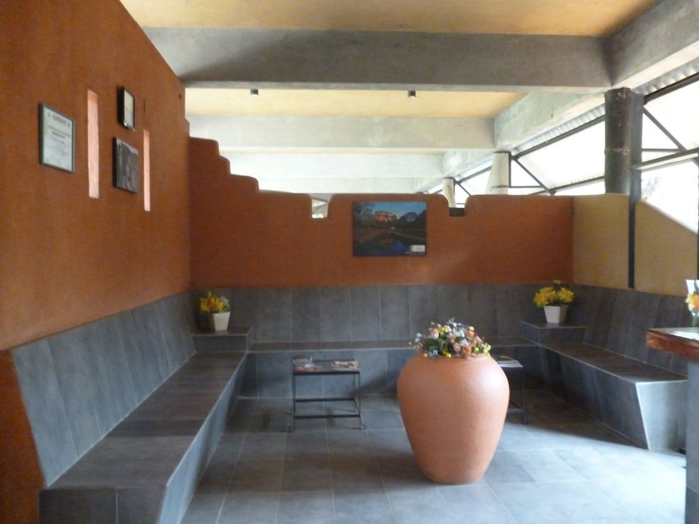 Ambalama Leisure Lounge 3