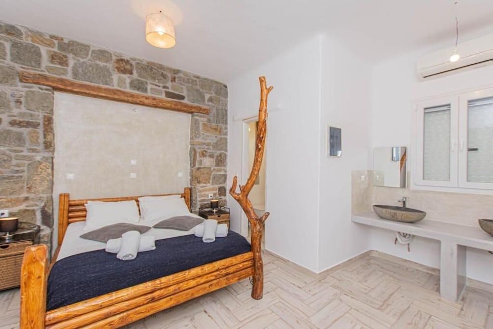 Bebis House -1 estrellas en Klouvas