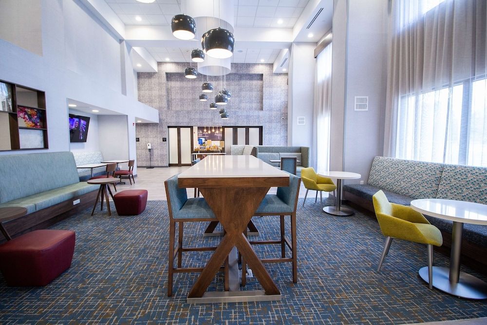 Hampton Inn & Suites North Attleboro 3