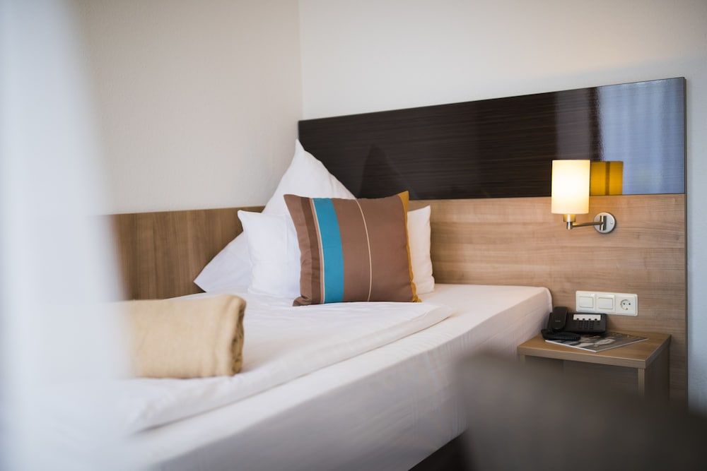 UNO Hotel Stuttgart Großbettlingen 3