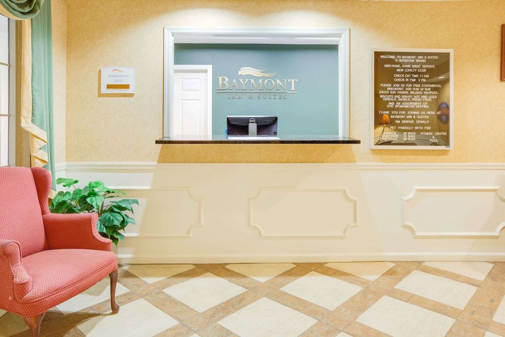 Baymont by Wyndham Ozark 2