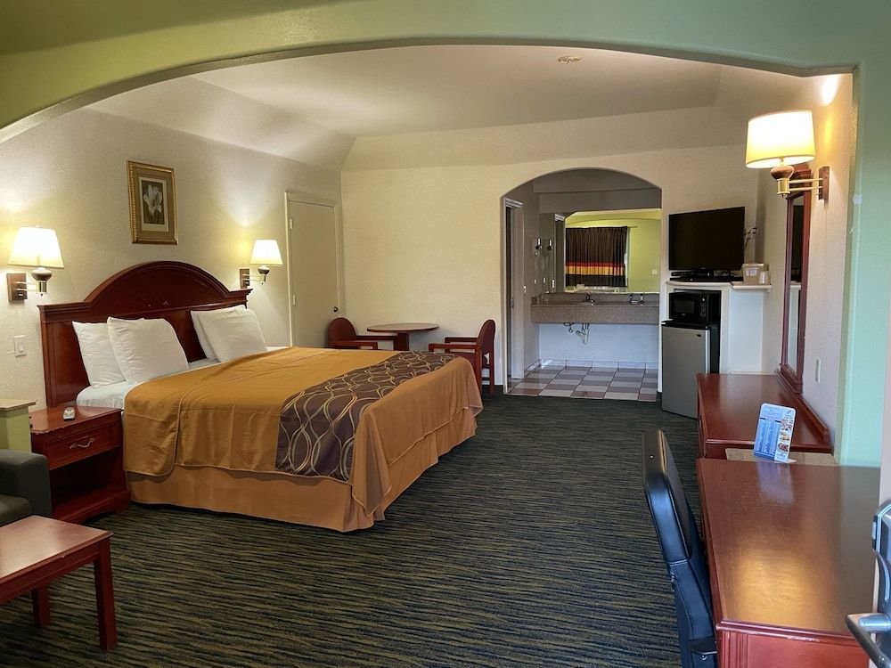 Executive Inn And Suites 2