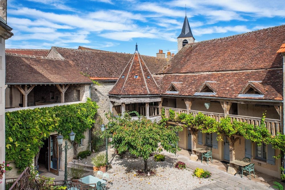 Auberge de la Beursaudiere -1 estrellas en Nitry