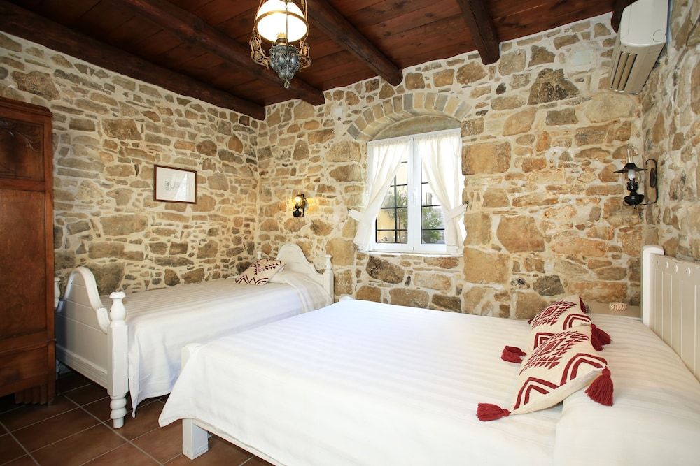 Villa Kamilari 3