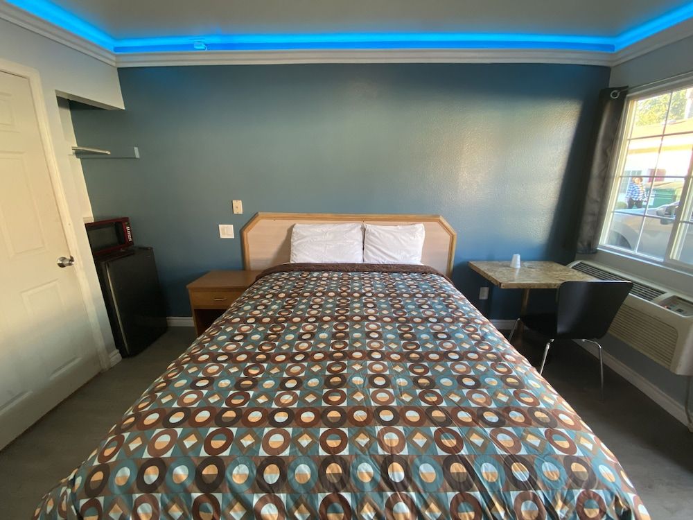 Sands Inn 2