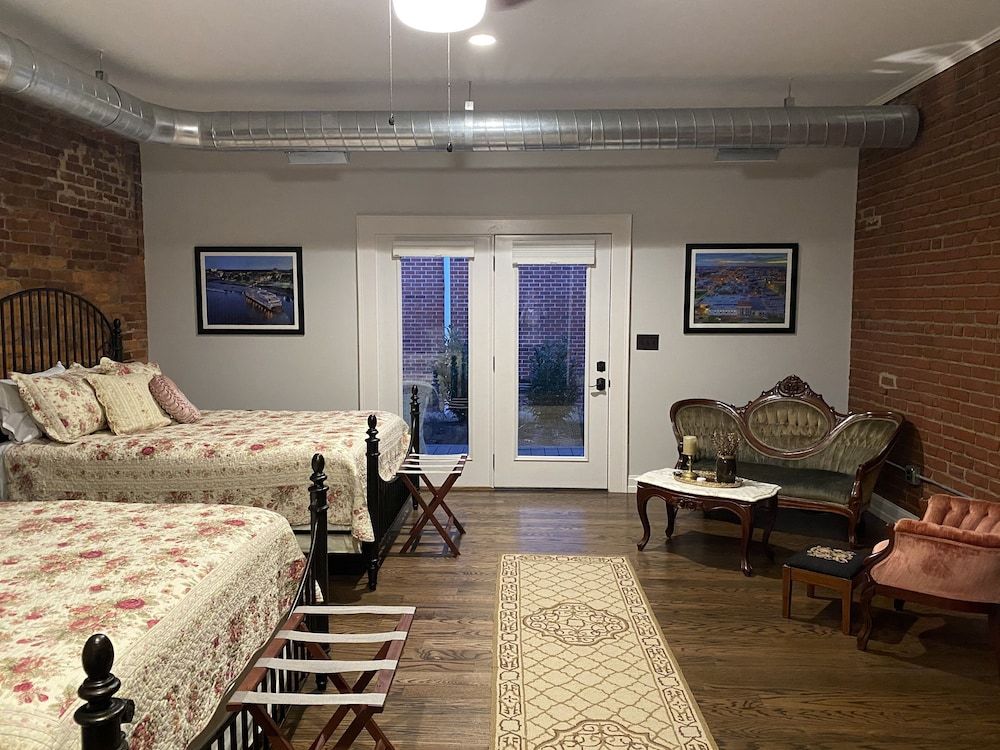 Belle Louise Historic Guest House 3