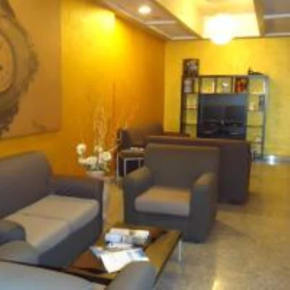 Tea Palace Hotel 3
