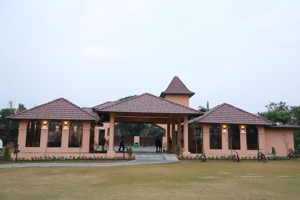 The Pench International -1 estrellas en Khawāsa