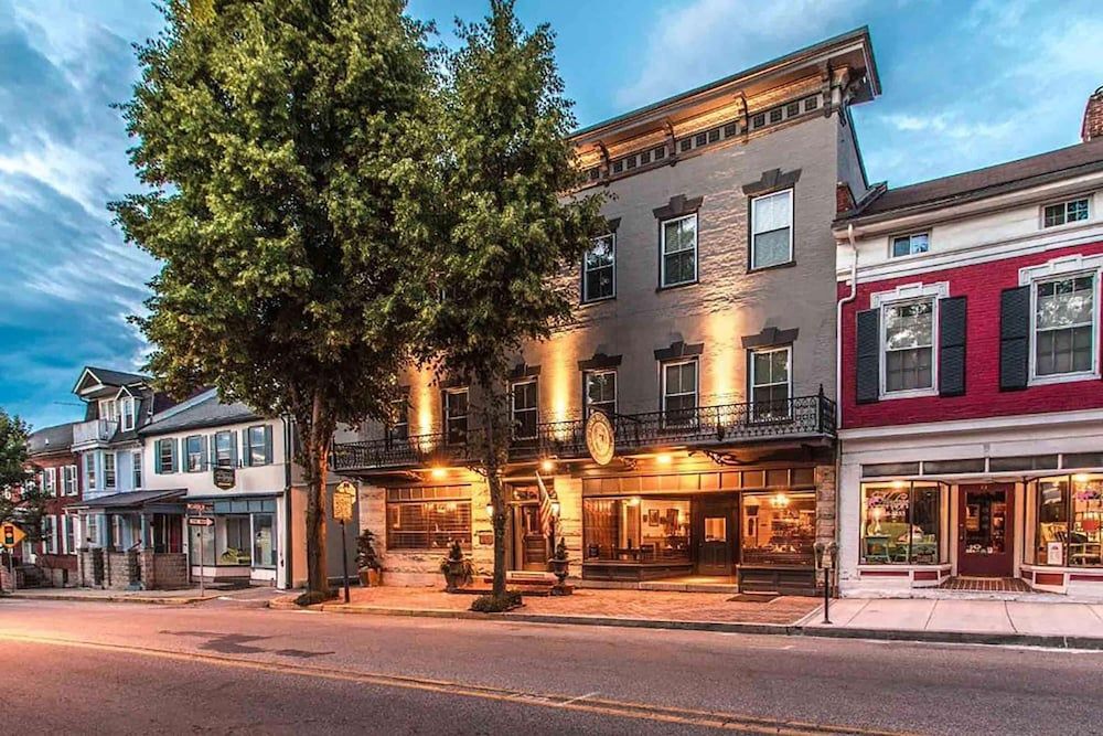 James Buchanan Hotel, Trademark Collection By Wyndham -1 estrellas en Mercersburg