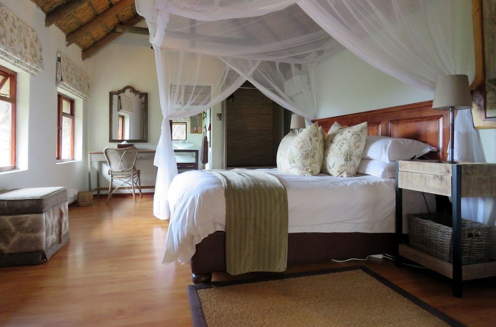 Woodbury Lodge - Amakhala Game Reserve 2