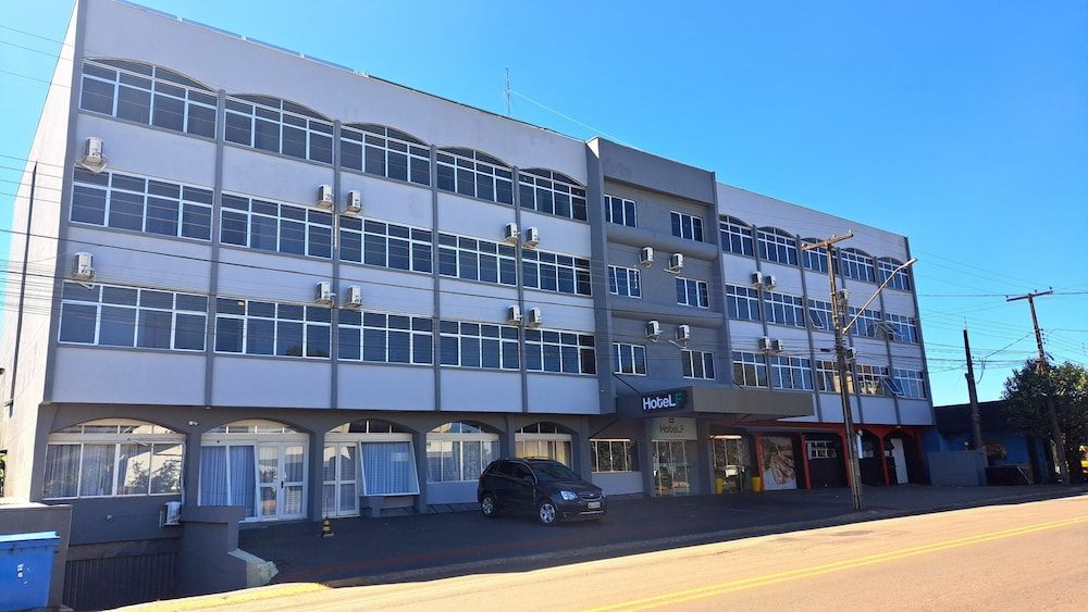 Hotel LF -1 estrellas en Barracão