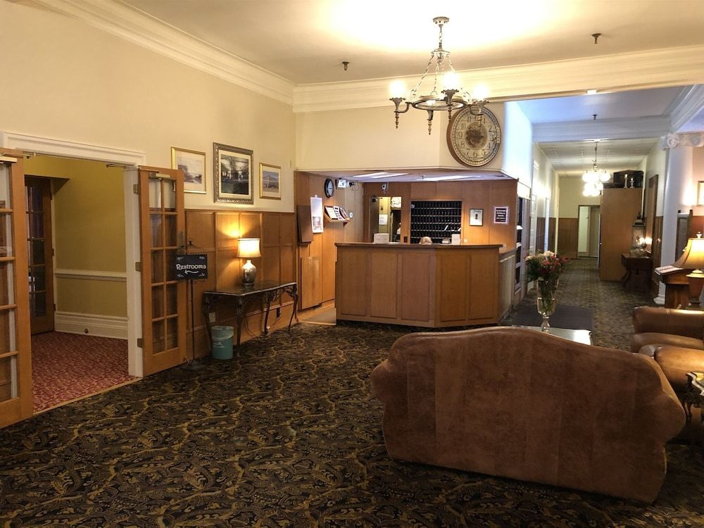 Stearns Hotel 3