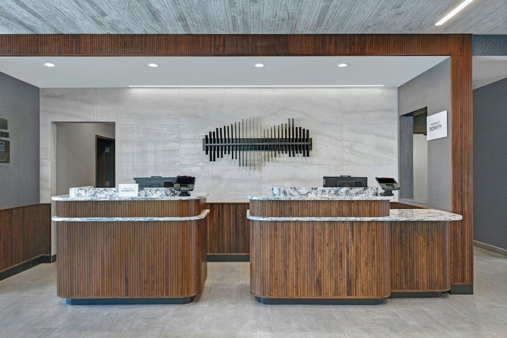 Courtyard by Marriott Hamilton 3