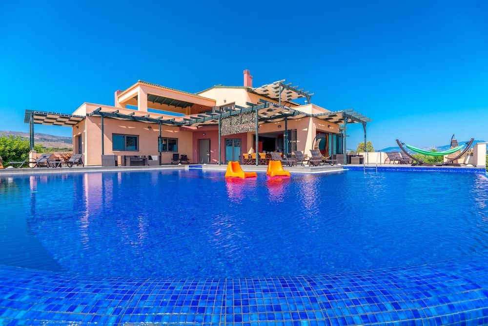 Skinos ilivatos Boutique Eco Villa -1 estrellas en Chavriáta