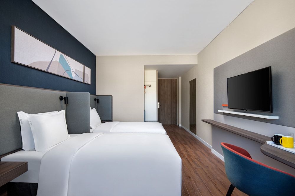 Holiday Inn Express Chengde Park View by IHG 3