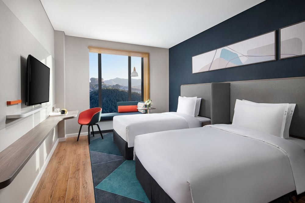 Holiday Inn Express Chengde Park View by IHG 2