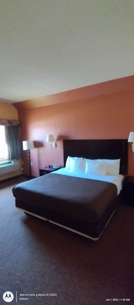 Shary Inn and Suites 3