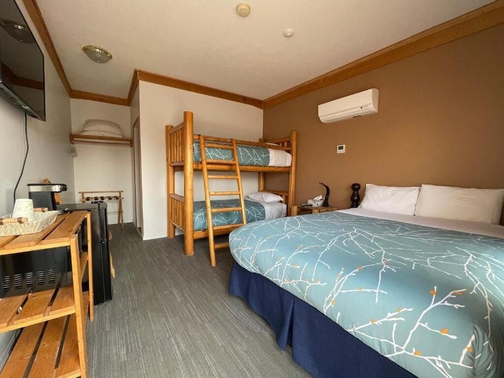 Bear's Claw Lodge 4 estrellas en Cache Creek